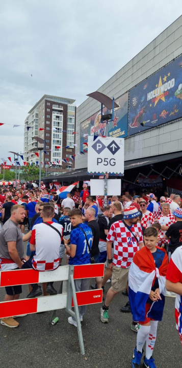 Šibenčani stigli na stadion: Atmosfera je fenomenalna
