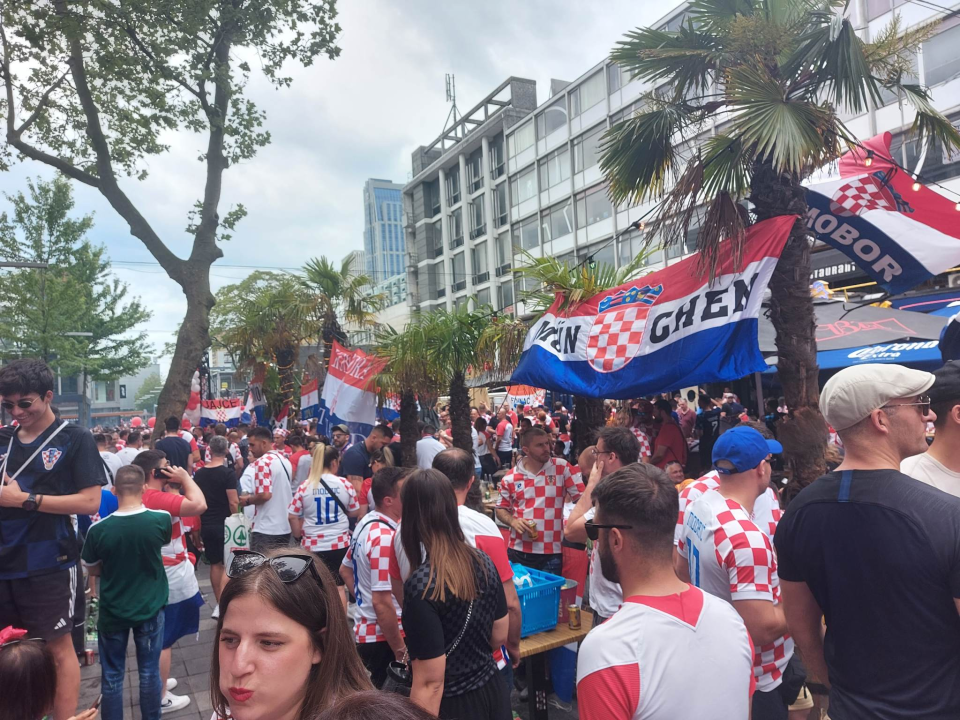 Šibenčani stigli na stadion: Atmosfera je fenomenalna