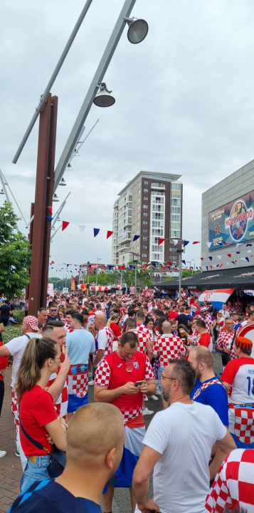Šibenčani stigli na stadion: Atmosfera je fenomenalna
