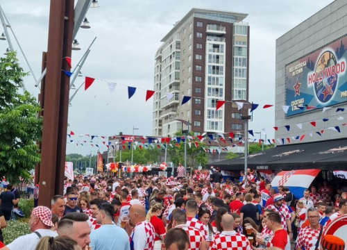 Fotografija 11 - Šibenčani stigli na stadion: Atmosfera je fenomenalna