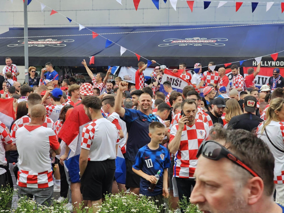 Šibenčani stigli na stadion: Atmosfera je fenomenalna