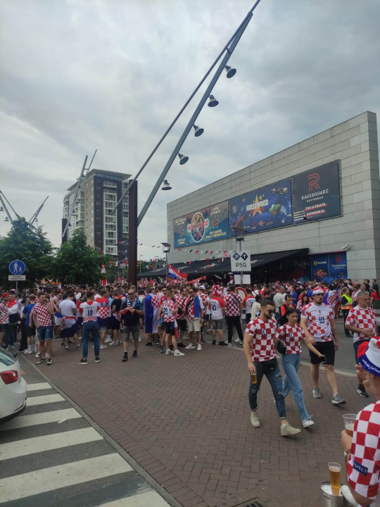 Šibenčani stigli na stadion: Atmosfera je fenomenalna