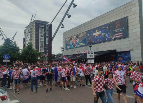 Fotografija 17 - Šibenčani stigli na stadion: Atmosfera je fenomenalna
