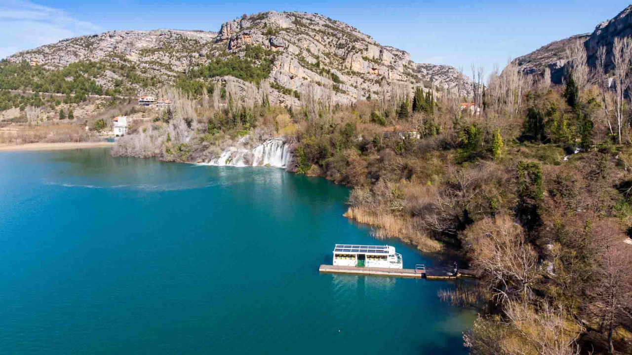 Biciklom, hodom ili brodom – načini su na koji možete obilaziti Nacionalni parka „Krka“!