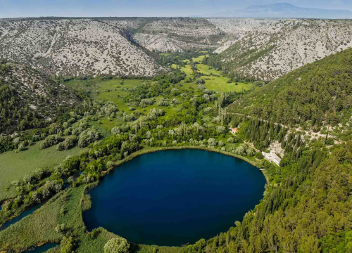 Fotografija 3 - Biciklom, hodom ili brodom – načini su na koji možete obilaziti Nacionalni parka „Krka“!