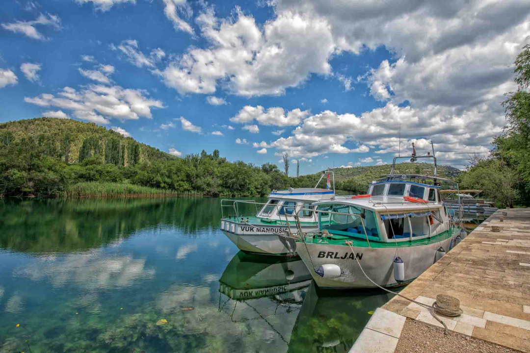 Biciklom, hodom ili brodom – načini su na koji možete obilaziti Nacionalni parka „Krka“!