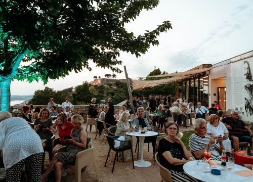 Fotografija 2 - Nera, Gordana i Đani ‘Čarobnim mjuziklom’ oduševili na Baroneu: Večeras glazbeni dokumentarac