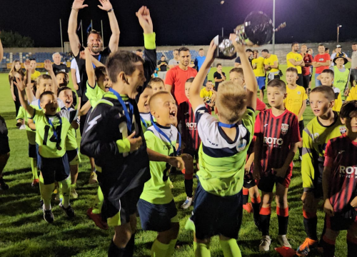 Fotografija 2 - Mladi nogometaši Sebenico Cityja sudjelovali na turniru 'Sv. Ante', 'Špigete' došle do 3. mjesta