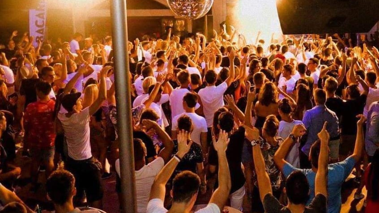 Ljetni spektakl u Aurori: Provjerite tko sve nastupa ovo ljeto!