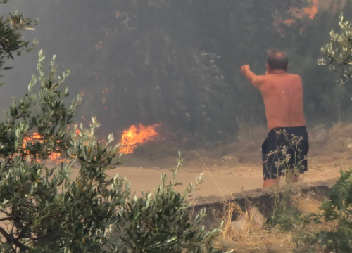 Fotografija 13 - Objekti nisu ugroženi, vatrogasci ostaju na terenu cijelu noć
