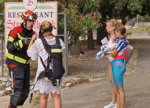 Fotografija 21 - Objekti nisu ugroženi, vatrogasci ostaju na terenu cijelu noć