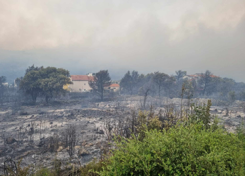 Fotografija 23 - Objekti nisu ugroženi, vatrogasci ostaju na terenu cijelu noć