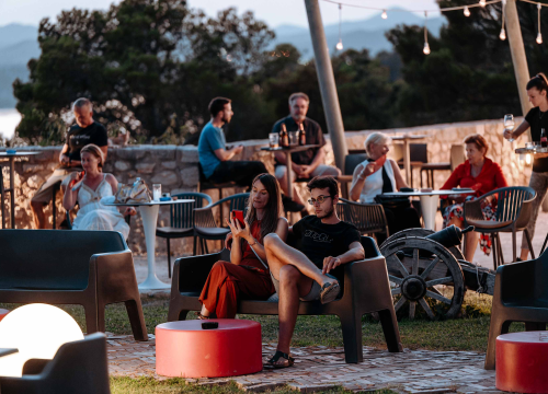 Fotografija 10 - Ljetna večer i vrhunska glazba na Barone Jazz Festivalu: B's FUNstallation oduševili Šibenčane i turiste