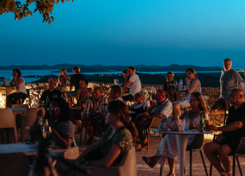 Fotografija 16 - Ljetna večer i vrhunska glazba na Barone Jazz Festivalu: B's FUNstallation oduševili Šibenčane i turiste