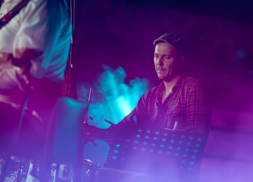 Fotografija 25 - Ljetna večer i vrhunska glazba na Barone Jazz Festivalu: B's FUNstallation oduševili Šibenčane i turiste