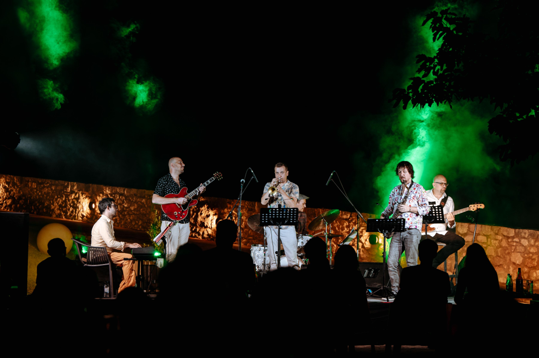 Ljetna večer i vrhunska glazba na Barone Jazz Festivalu: B's FUNstallation oduševili Šibenčane i turiste