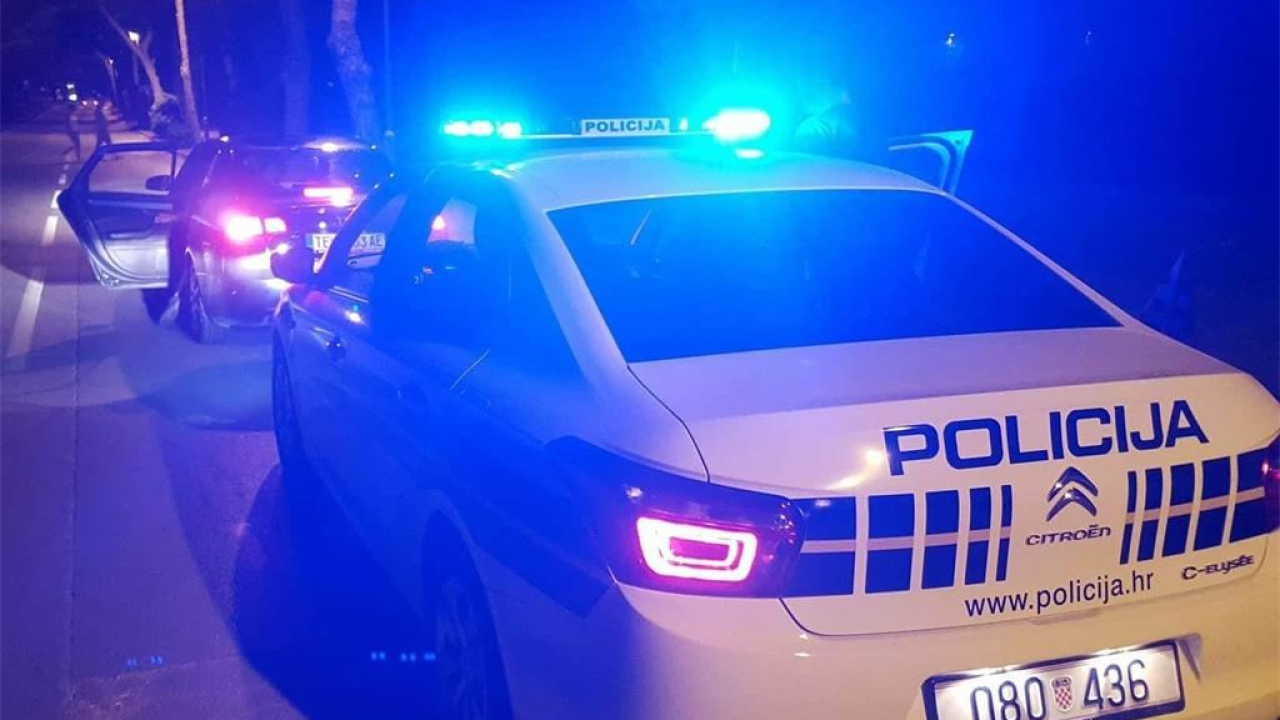 Nevjerojatnih 4,58 promila! Automobilom sletio s ceste i udario u prometni znak