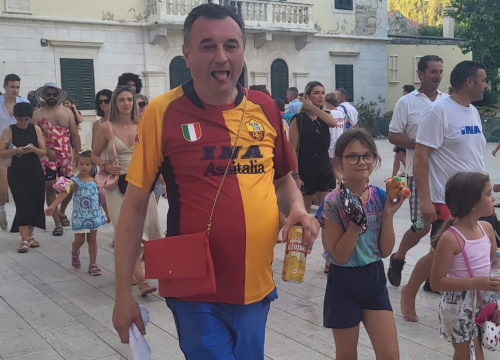 Fotografija 16 - 'Stari i mladi' u Skradinu: Od zabave sve je pucalo po šavovima