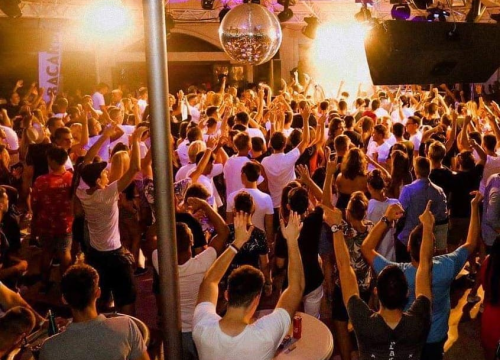 Ivica Sikirić Ićo donosi pravu dalmatinsku pismu u Aurora night club!