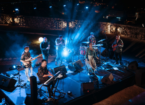 Fotografija 10 - Balkan ZOO i Nina Ćorić na Baroneu: Romske pjesme u world music izričaju i dašak flamenka