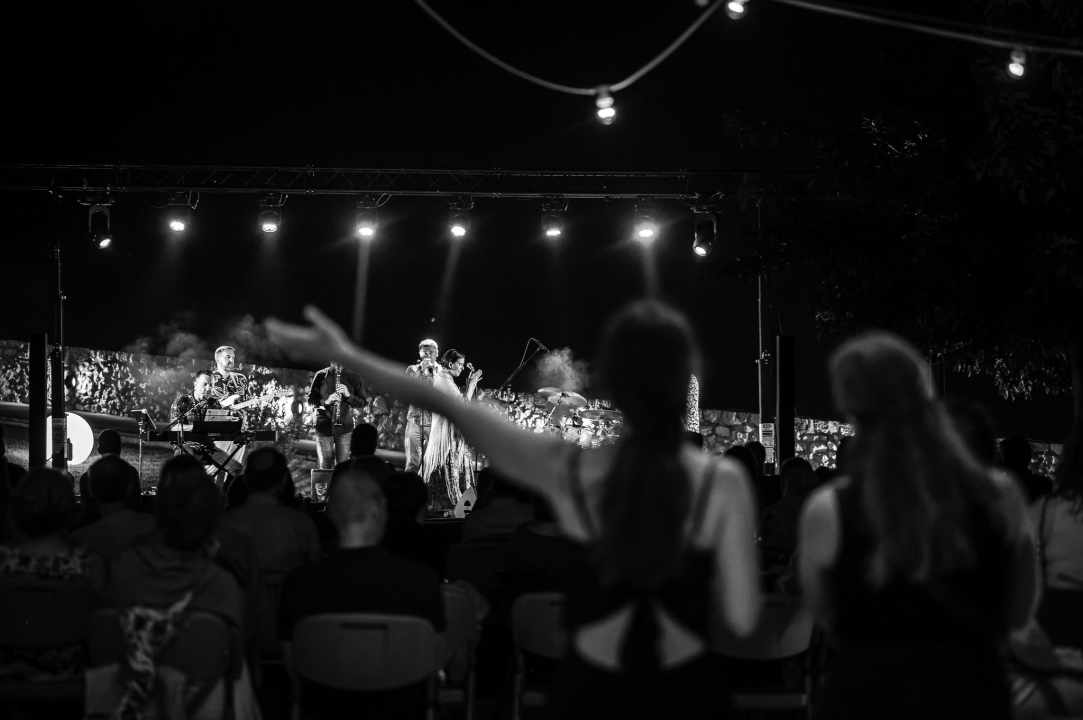 Balkan ZOO i Nina Ćorić na Baroneu: Romske pjesme u world music izričaju i dašak flamenka