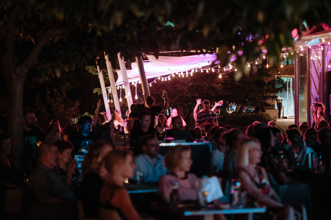 Balkan ZOO i Nina Ćorić na Baroneu: Romske pjesme u world music izričaju i dašak flamenka