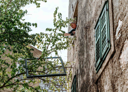 Fotografija 7 - Jugo bacilo grilju na terasu restorana na Gorici, štok vatrogasci skinuli sa stabla