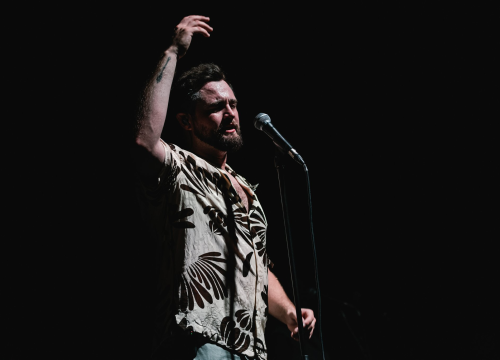 Matija Cvek u petak u Vodicama!