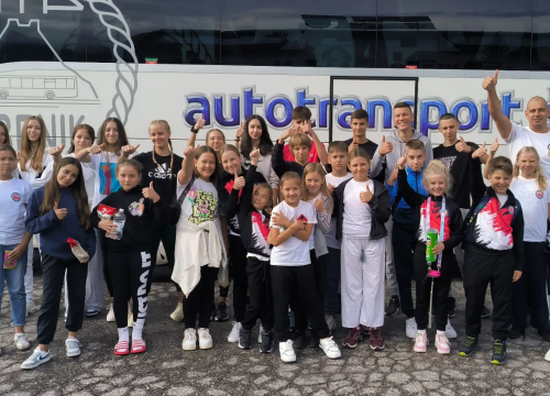 Fotografija 3 - 'Žetva' medalja za Karate klub Šibenik 1066: Osvojili ih čak 29 u Velikoj Kladuši