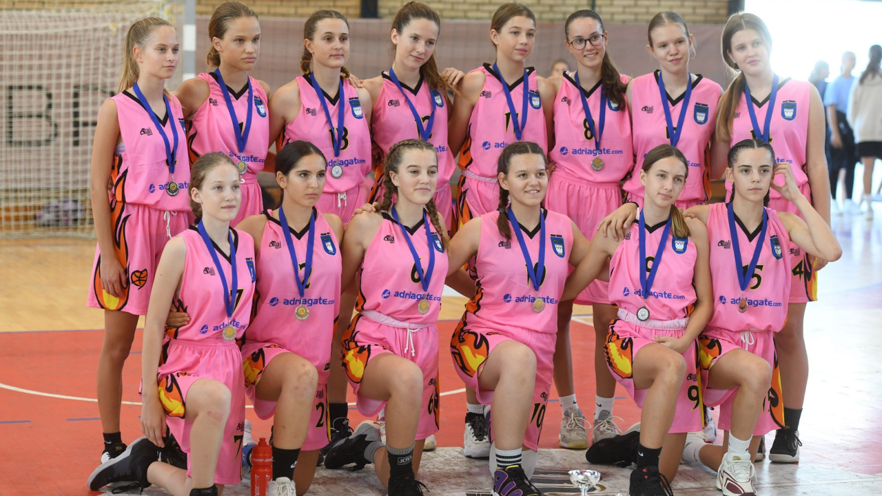 Kadetkinje ŽKK Vodice osvojile srebrne medalje na turniru u Mostaru
