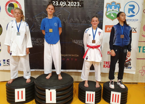 Fotografija 22 - KK Okit Vodice opet najbolji: Iz Velike Kladuše se vratili sa 11 zlatnih medalja, tri srebrene i četiri brončane