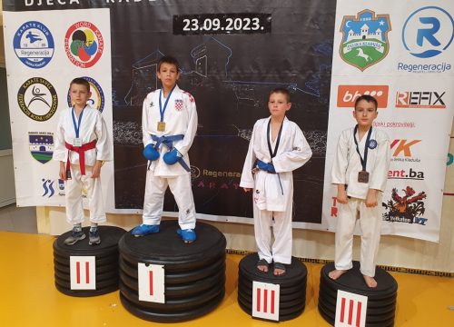 Fotografija 15 - KK Okit Vodice opet najbolji: Iz Velike Kladuše se vratili sa 11 zlatnih medalja, tri srebrene i četiri brončane