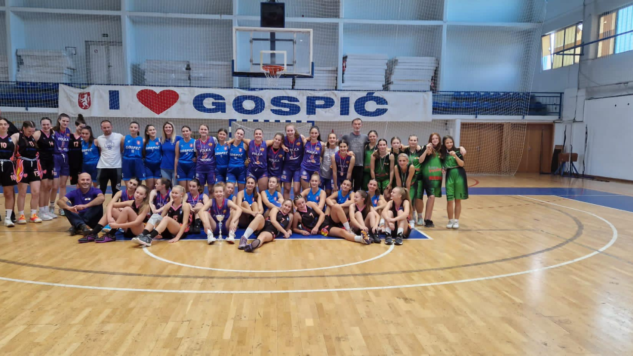 Turnir za U-17 kategoriju: Košarkašice Vodica najbolje u Gospiću