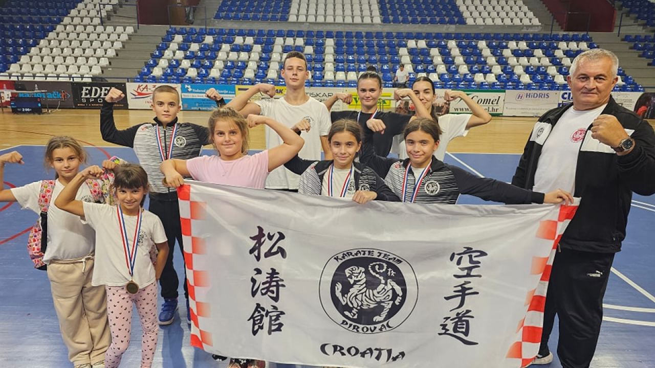U Pirovac stiže novih sedam medalja sa karate turnira