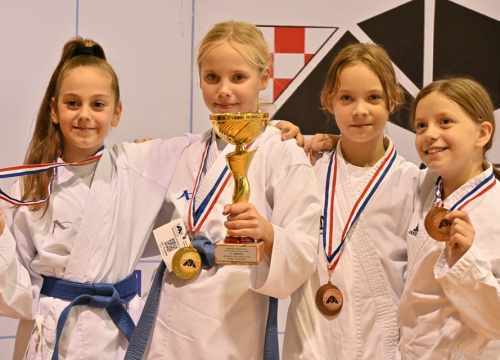 Fotografija 14 - Karate klub Okit-Vodice osvojio 15 medalja na Prvenstvu Hrvatske za mlađe uzraste