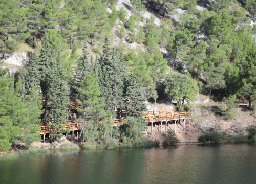 Fotografija 2 - Završeni radovi na uređenju pješačke staze ispod Skradinskog mosta