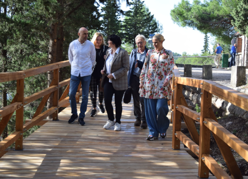 Fotografija 8 - Završeni radovi na uređenju pješačke staze ispod Skradinskog mosta