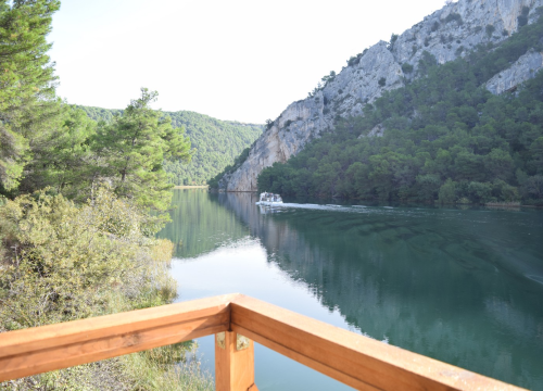 Fotografija 6 - Završeni radovi na uređenju pješačke staze ispod Skradinskog mosta