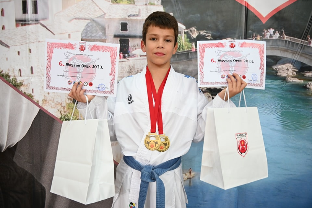 Članovi Karate kluba 'Okit Vodice' sudjelovali na 6. 'Mostar Openu' i osvojili 12 medalja