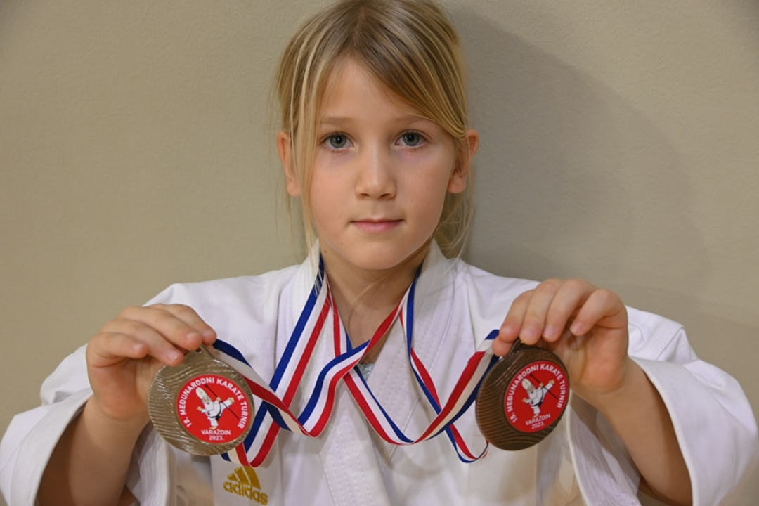 Članovi Karate kluba Okit Vodice na međunarodnom turniru osvojili deset zlata, pet srebra i pet bronci