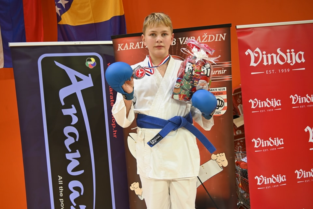 Članovi Karate kluba Okit Vodice na međunarodnom turniru osvojili deset zlata, pet srebra i pet bronci