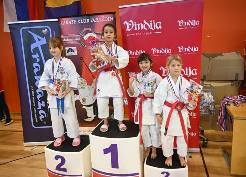Fotografija 9 - Članovi Karate kluba Okit Vodice na međunarodnom turniru osvojili deset zlata, pet srebra i pet bronci