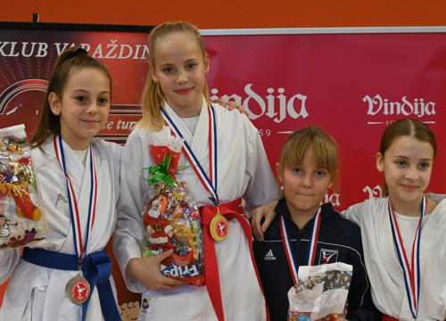 Fotografija 7 - Članovi Karate kluba Okit Vodice na međunarodnom turniru osvojili deset zlata, pet srebra i pet bronci