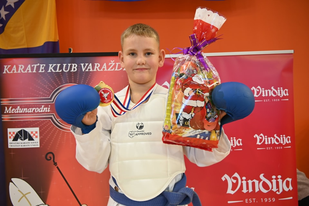 Članovi Karate kluba Okit Vodice na međunarodnom turniru osvojili deset zlata, pet srebra i pet bronci