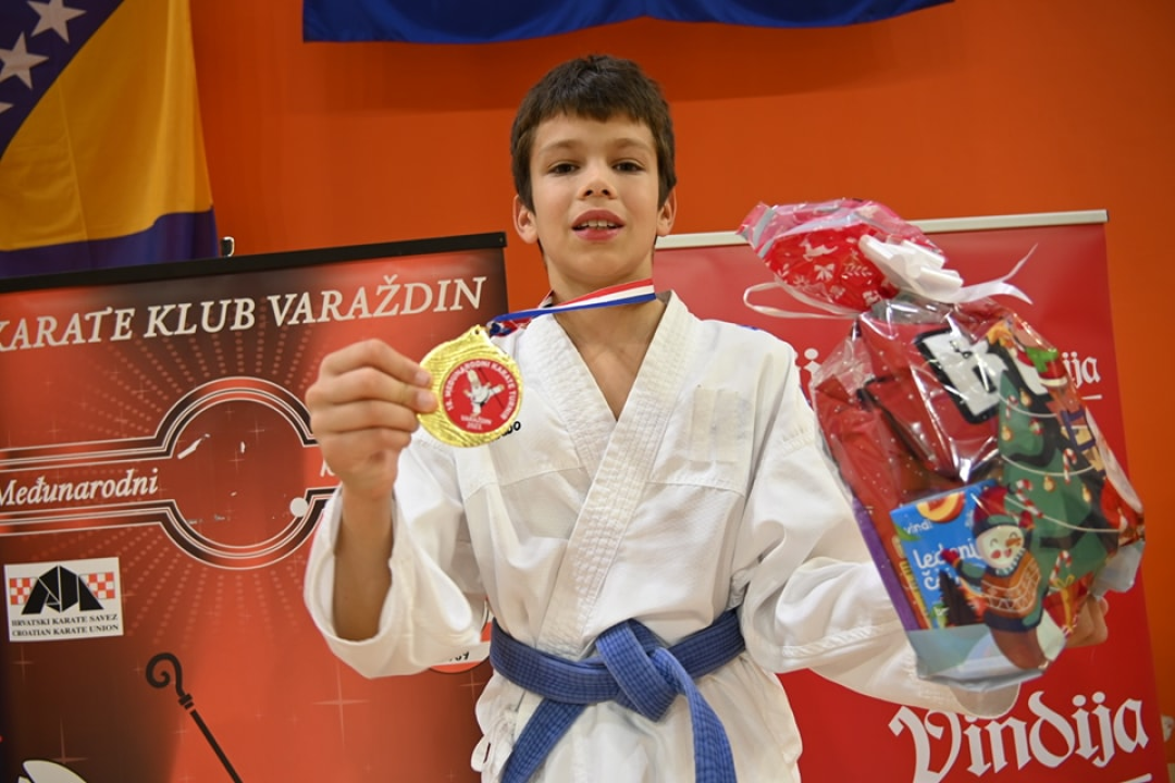 Članovi Karate kluba Okit Vodice na međunarodnom turniru osvojili deset zlata, pet srebra i pet bronci