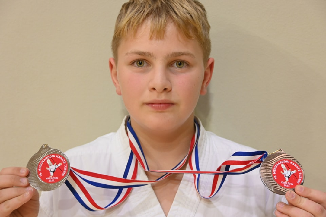 Članovi Karate kluba Okit Vodice na međunarodnom turniru osvojili deset zlata, pet srebra i pet bronci