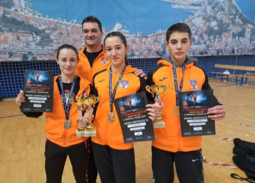 Fotografija 3 - Tri borca, tri zlata: Kickboxing klub Dalmatino sjajan na Croatia Openu