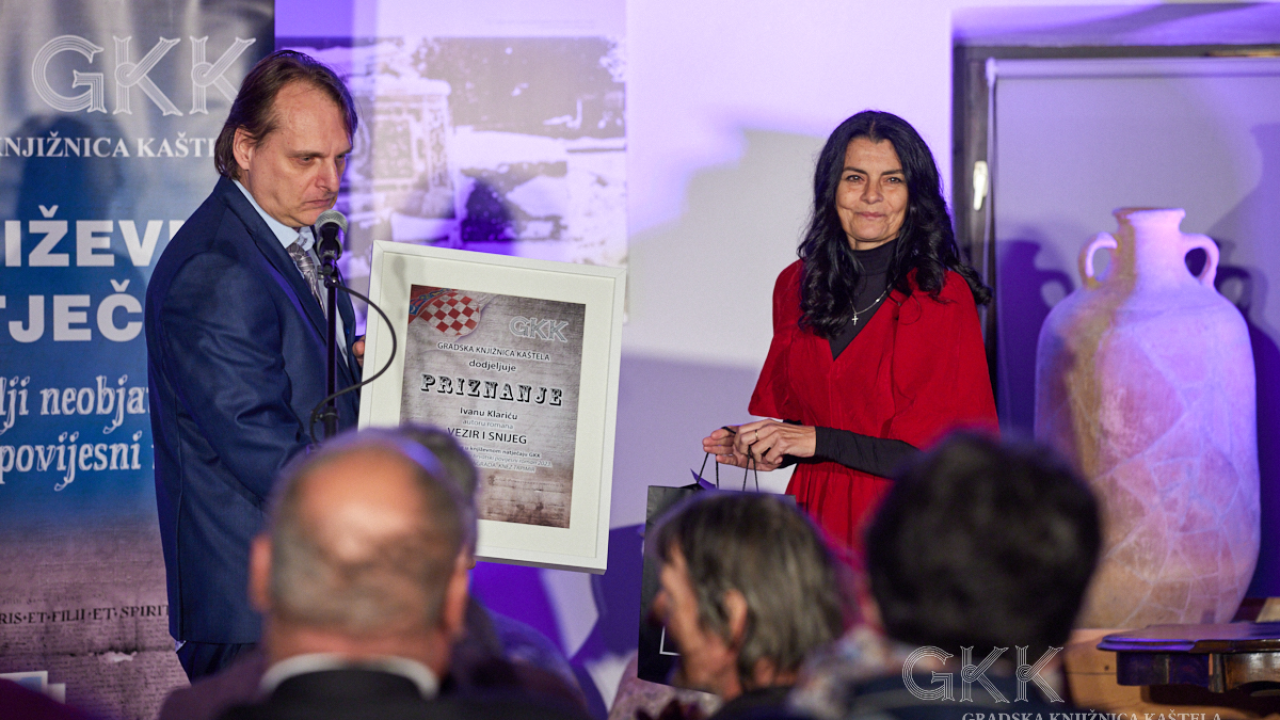 U Kaštel Sućurcu predstavljen roman 'Vezir i snijeg' Šibenčanina Ivana Klarića