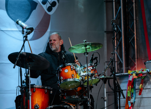 Fotografija 2 - Legendarni jazz sastav Black Coffee sinoć preuzeo Adventuru, večeras Neno Belan