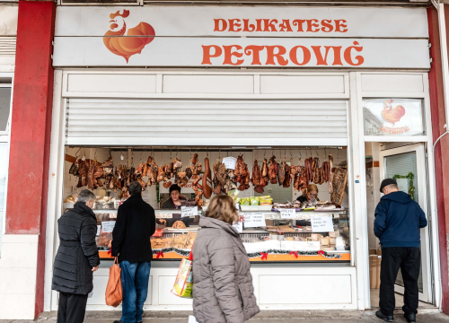 Za blagdane svi žele tuke, pivce i patke: Sve ćete naći na pijaci u Petrović Delikatesama